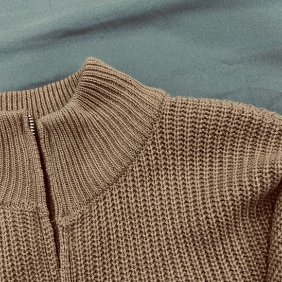 Women’s Medium Khaki/Tan Zip-Up Sweater - Picture 5 of 5